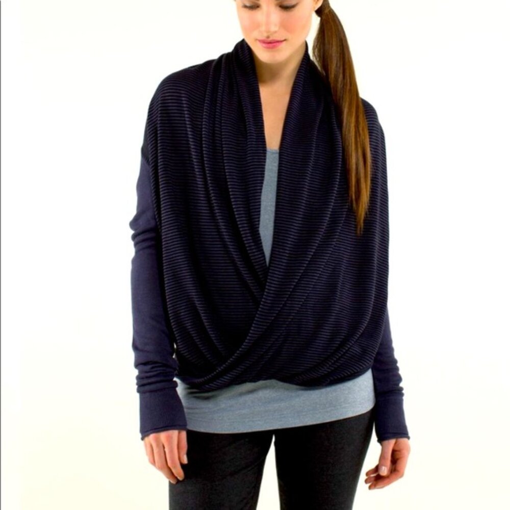 Lululemon Iconic Sweater Wrap Cadet Blue / Black